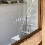 LITTLE TOY BOX - お店の入り口