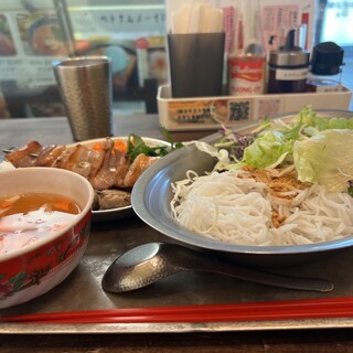 ベトナムノーイ123_1