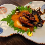 うなぎ亭 友栄 - 割きたての肝　卵黄を絡めて