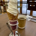 Kafe Do Gohan - 単品オーダーしたソフトクリーム500円。食べやすくて食後にぴったり。