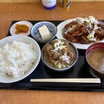 箱ざき食堂～米ともつ煮 ホルモン定食～ - 料理写真: