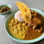 Spice curry mokuromi - 選べるカレープレート（ポーク(レギュラーメニュー)、豆とキノコのカレー(レギュラーメニュー)、ラムとレモングラスのキーマ（週替わりメニュー））