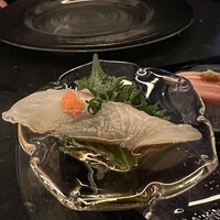 鮨 四 -  鮨 四 -