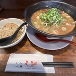 天翔ら～めん - 天翔ラーメンに半チャーハンのセット