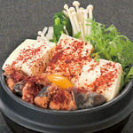 韓豚屋 - スタッフ人気NO．1！！ 博多明太子純豆腐