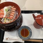 ビストロカフェ ももてなし家 - お出汁を入れて食べられます。