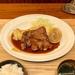 Guriru Demitama - トンテキ定食 ¥990 ＋ グリルオニオン ¥150
