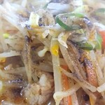 進来軒 - みそラーメン（具アップ、胡椒辣油いっぱい）