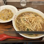 Ooshima Hanten - もやしソバと半炒飯。
