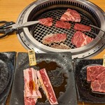 幸せの焼肉食べ放題 かみむら牧場 八千代成田街道店 - 