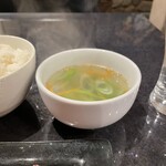 Wagyuu Yakiniku Nikusousaku Ushimasa Oomiyae Kimae Ten - スープ。美味し。