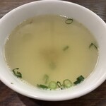 重松飯店 - 焼豚玉子飯にはスープがつきます♡