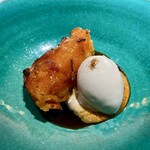 Ji-Cube - 焼芋（ハロウィンスウィート）のカラメリゼ ココナツのアイスクリーム 紹興酒（即炭老酒)とカラメルのソース