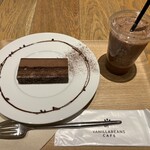 バニラビーンズ - チョコレートケーキ　¥693
ショコラッテ　アイス　¥715