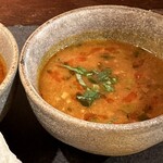 インド料理 想いの木 - 北インドからダルカレー
      福岡産のトマトを贅沢に使用されています。