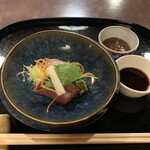 御所 雲月 - 鰤と鯛のお造り　梅肉醤油