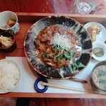 さかふね - 出汁巻き卵のすき肉餡かけ定食