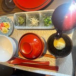 うし重 てらおか - おおうしまぶしは、まぶしセットが四人分でてくる