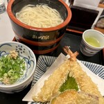 本格手打うどん おか泉 - 