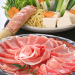 薩摩六白亭 - 料理写真:しゃぶしゃぶ　ファミリーコース
                    お肉盛り大皿、野菜盛り大皿、御飯（2杯）、麺一皿
                    
                    