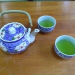 山茶屋 - お茶も1番客だったので熱々で美味しかった。