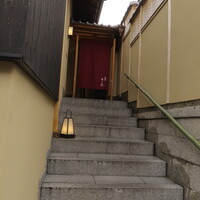 祇園 さゝ木 - お店への階段