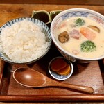 汁食堂 - シチュー定食ロースカツ付　1300円