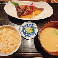 御影蔵 丸ビル - ある日の限定定食 魚ド忘れですが、めちゃくちゃ美味しかった！