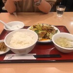 中華居酒屋 東方飯店 - 豚肉とキャベツの炒め(回鍋肉)　950円