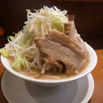 ラーメン　肉を喰らえ!! - 