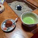 ふぐ料理　五作荘 - 抹茶と干し柿でお迎え