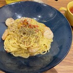 Cafeteria S 表参道 - 小海老とセミドライトマトのジェノベーゼ