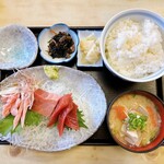 むすび屋 - 本まぐろ刺身定食