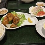 中国料理 古稀殿 - 鶏肉の唐揚げ黒酢ソースかけ