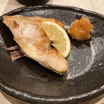 六然 - 鯛のカマ焼き(日替わり)