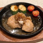 六然 - マグロのホホステーキ