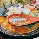 豚骨醤油ラーメン 王道家 - 