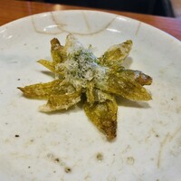 日本料理 別府 廣門 - 【写真⑬】蕗の薹(日出町:水の口湧水)の天ぷら