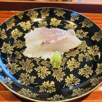 日本料理 別府 廣門 - 【写真⑥】天然真鯛(佐伯市)の炭火炙り