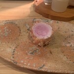 とんかつ 乃ぐち - 望来豚　ヒレ、ピンク色のパン粉で揚げた桜トンカツ