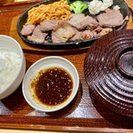 やよい軒 - 料理写真:ブラックアンガスビーフのカットステーキ定食