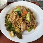 ジャスミン・タイ・テラス - 豚肉の太麺焼き