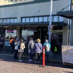 Tai Tung Restaurant  - おまけ。スタバ創業の地、だそうな。物凄い行列が出来ており、イナカモンキー・キノボリさんは本邦だけの現象では　#よけいなことをかいてはいけまさん