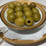 アピシウス - 最初に提供されるオリーブ