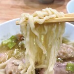 地球の中華そば - 中華そば 塩煮干し、手揉み麺リフトアップ