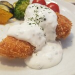 キッチン ブルー グローブ - タルタルソースはタップリ！