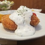 キッチン ブルー グローブ - 正面から、コロッケは重ねてありす