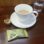 キッチン ブルー グローブ - ミルクを入れます