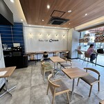 ベーカリーカフェクラウン - 店舗内観（イートインスペース）