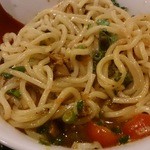 トマトまぜラーメン（混ぜ後）